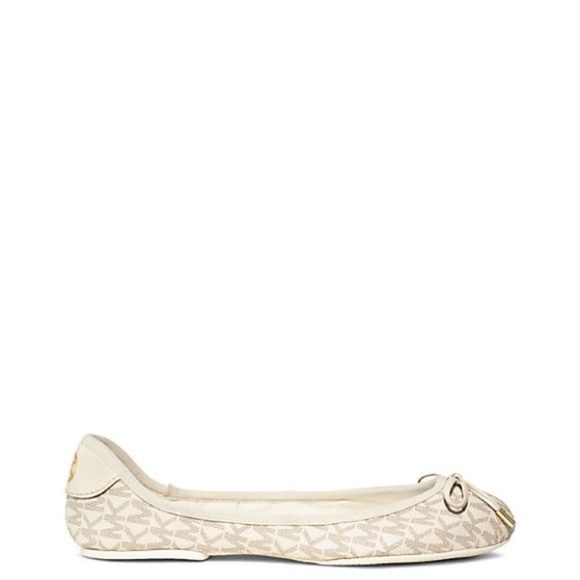 Michael Kors Cream Loafers Elegant Flats - Picture 4 of 7